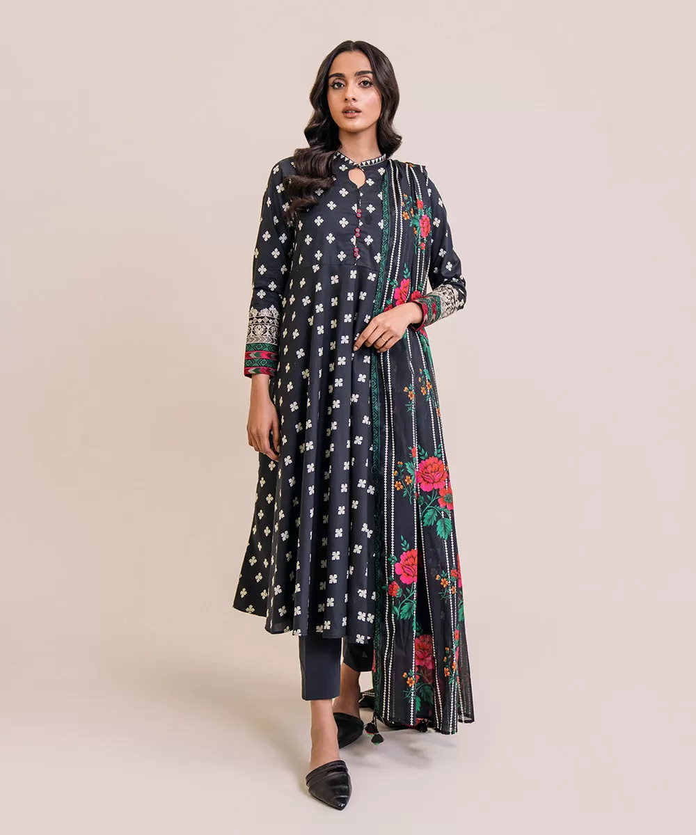 3 Piece - Embroidered Lawn Suit