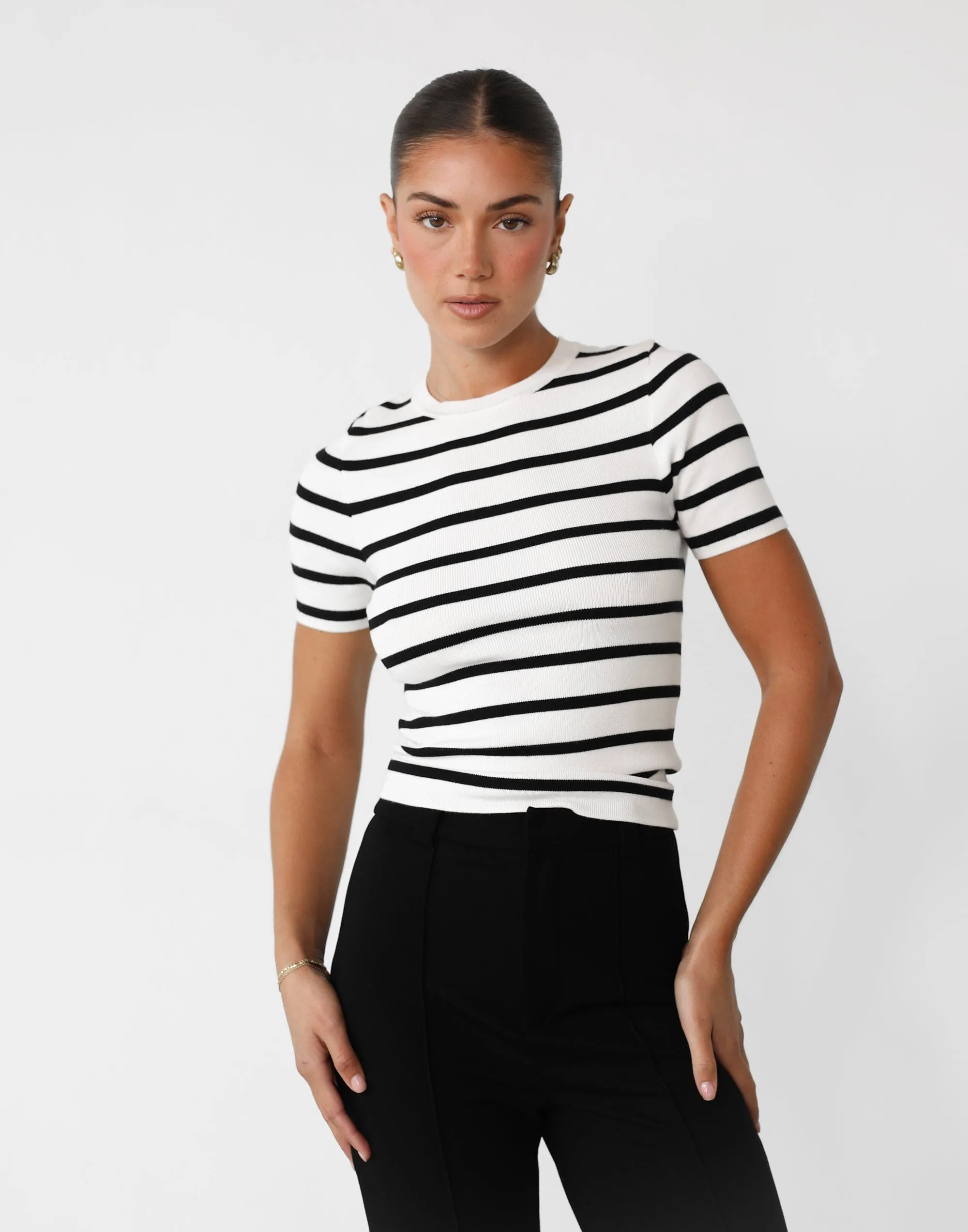 Alivina Top (Black/White)