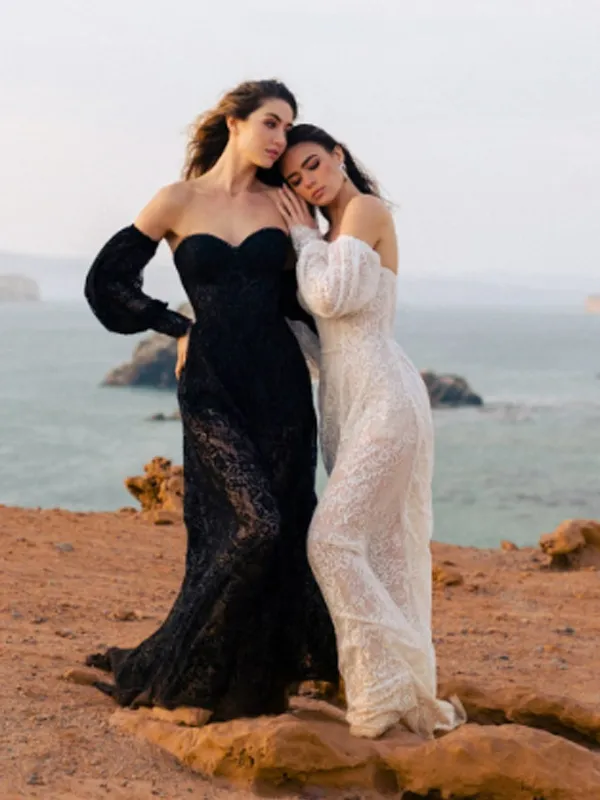 Black Loyal Wedding Dresses Princess Silhouette Half Sleeves Buttons Lace With Train Bridal Gown