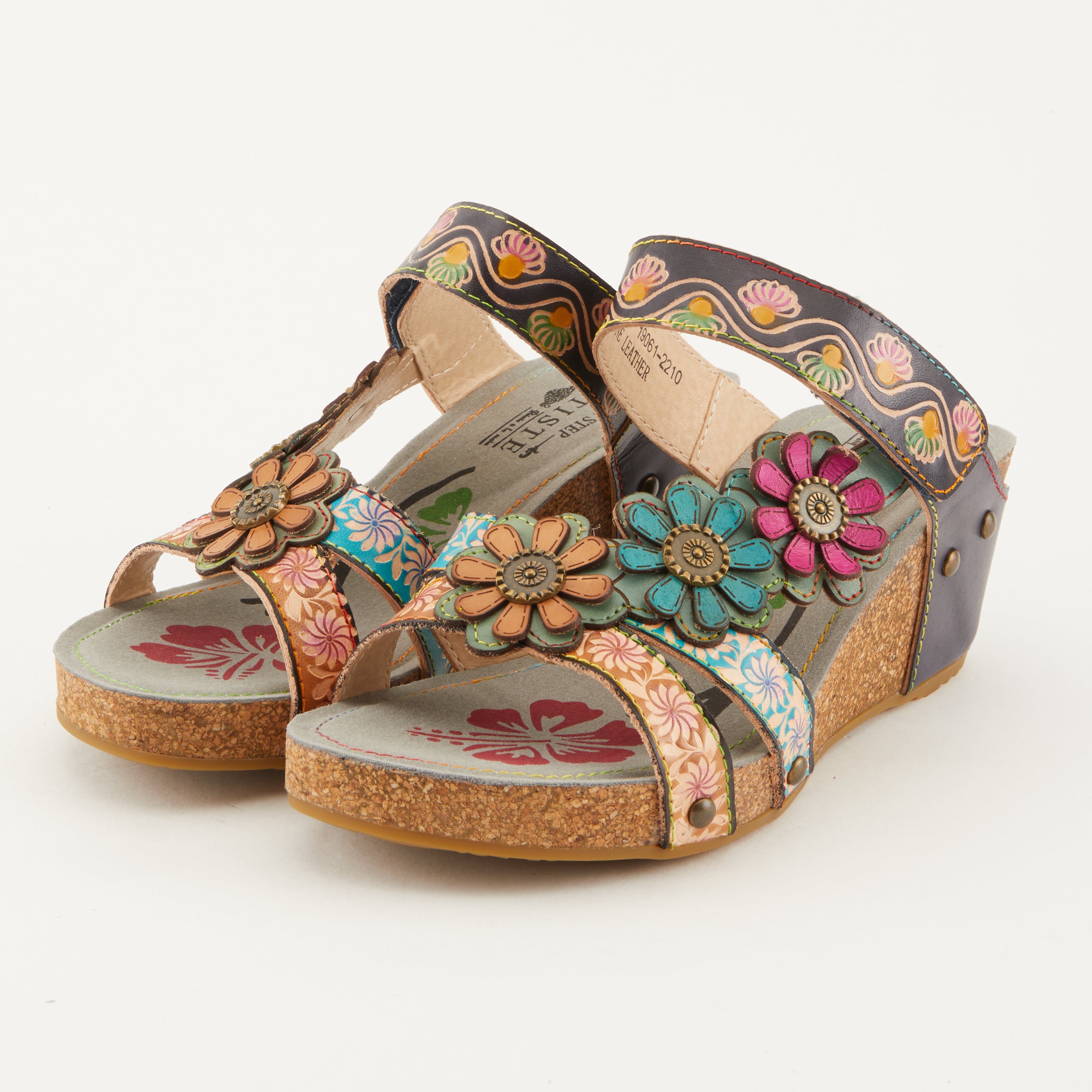 L'ARTISTE DELIGHT SLIDE SANDALS