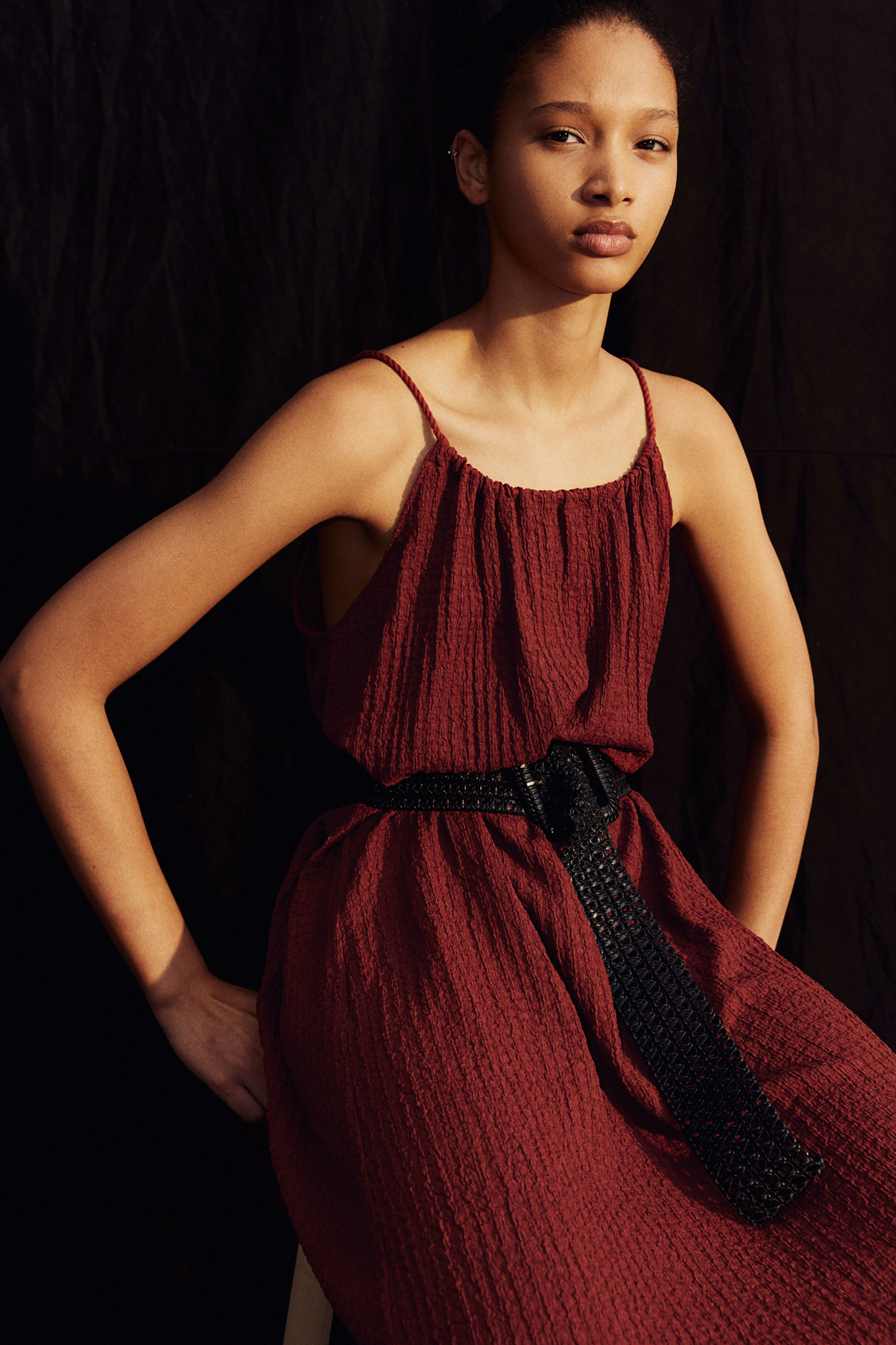 Textured jersey strappy dress - Round neck - Sleeveless - Rust brown - Ladies | H&M GB