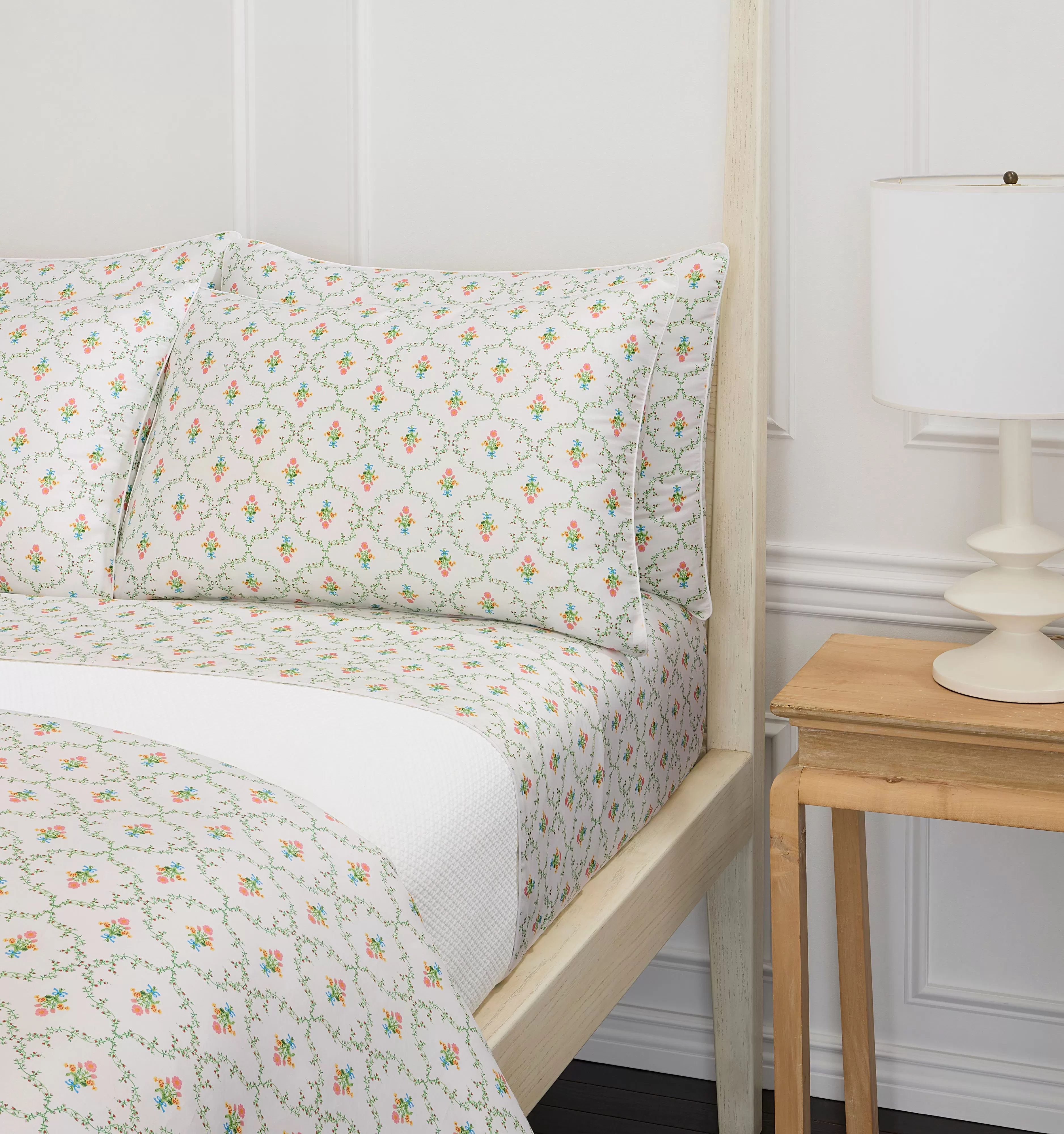 The Bed Set - Pastel Trellis