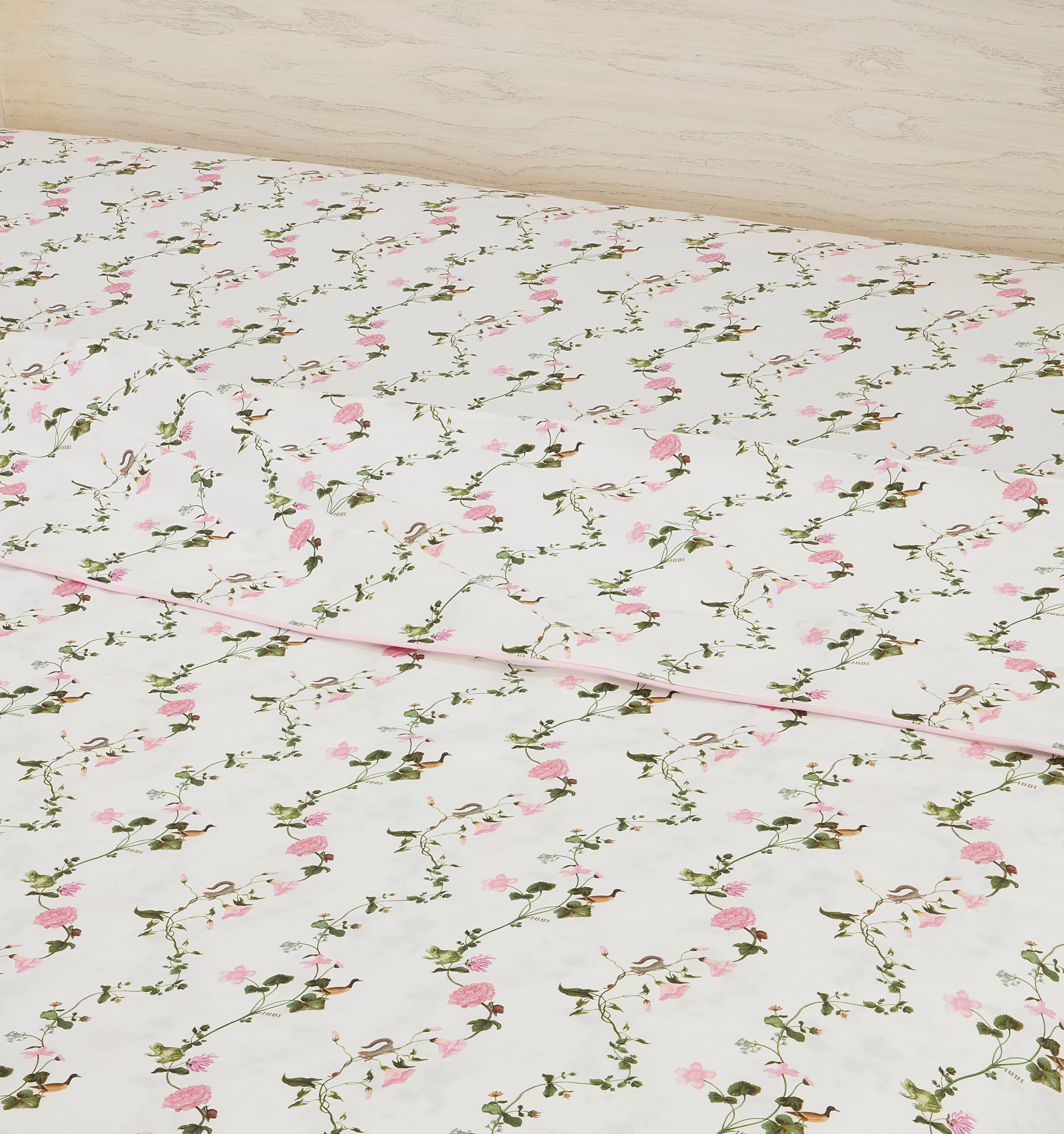 The Top Sheet - Pink Pond Floral